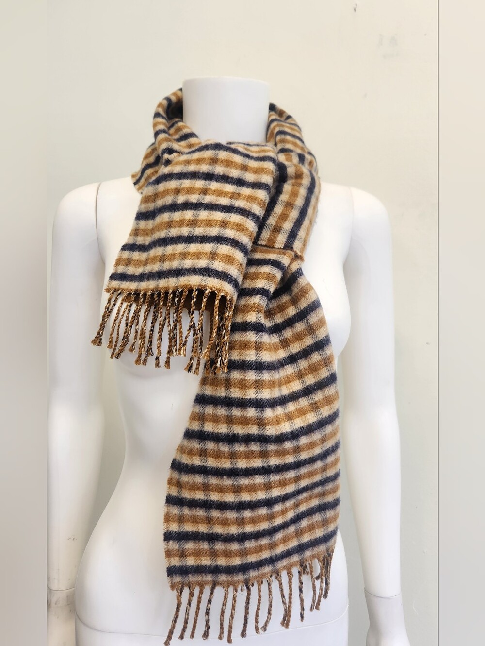 Aquascutum London Plaid Fringe Neck Scarf Navy Camel Unisex Preppy Quiet Luxury